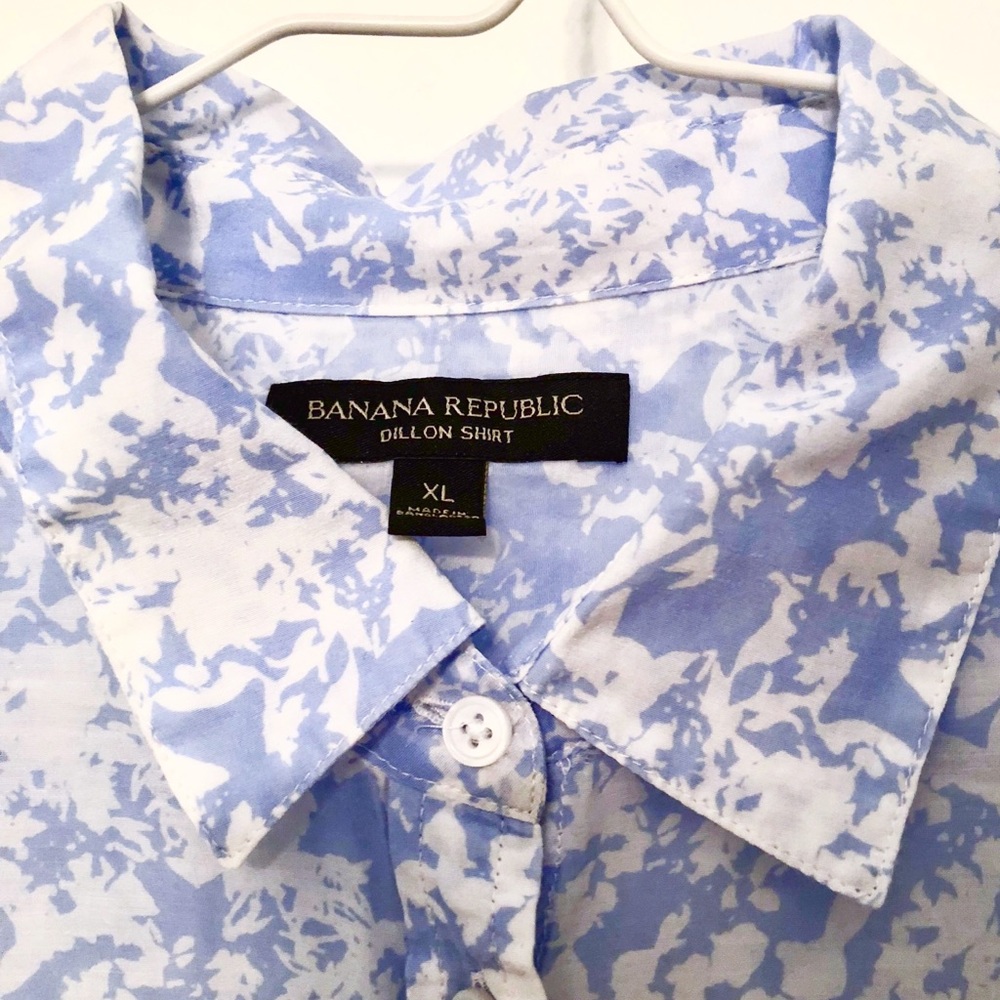 Banana Republic SOFT Blue Silk Dillon Shirt - Picture 2 of 6